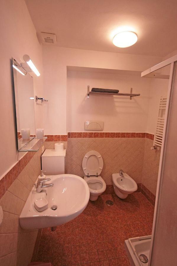 Trastevere 3 Bedrooms Lägenhet *