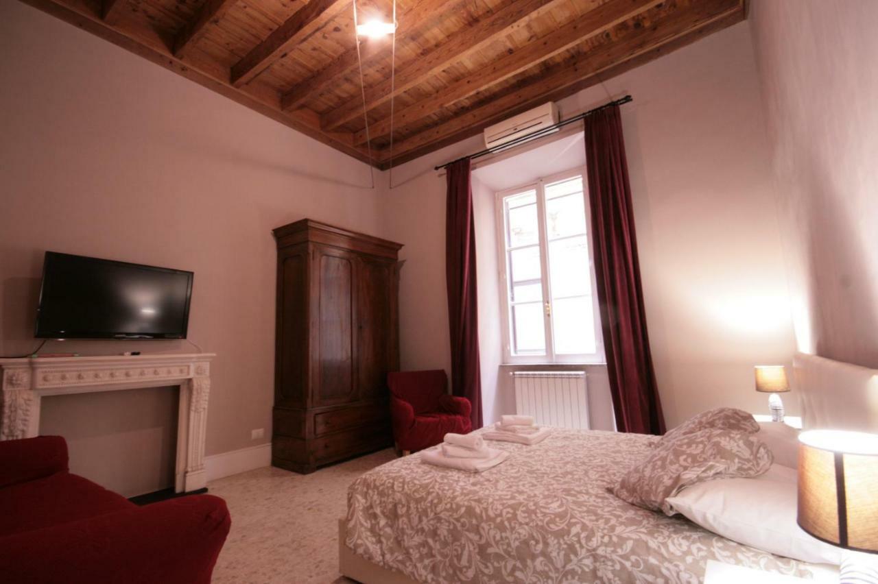 Trastevere 3 Bedrooms Lägenhet *